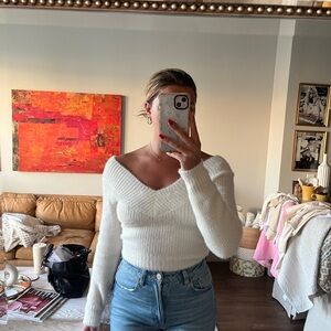 Fuzzy Cream V NECK Sweater